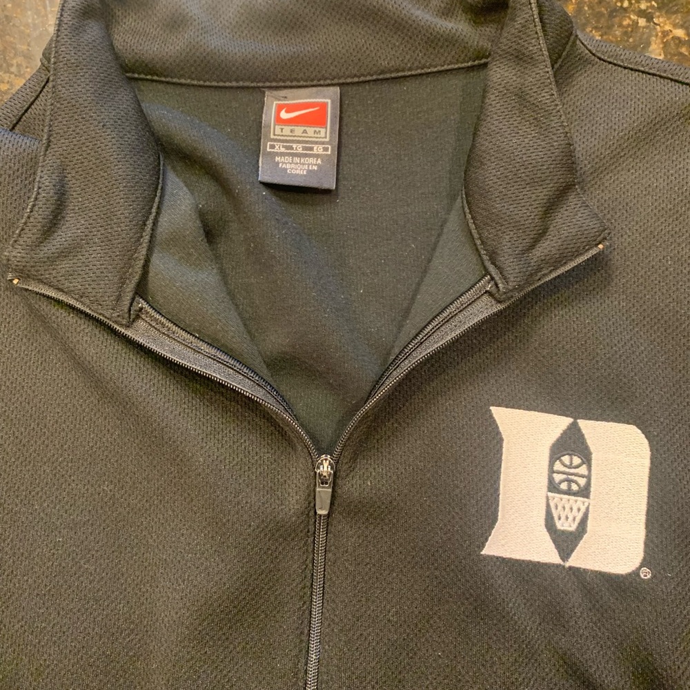 Nike XL Duke warm up shirt